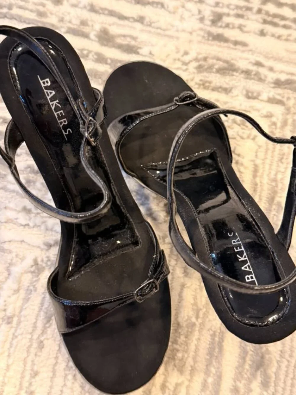 Bakers women's size 9 Black Patent leather platform high heels